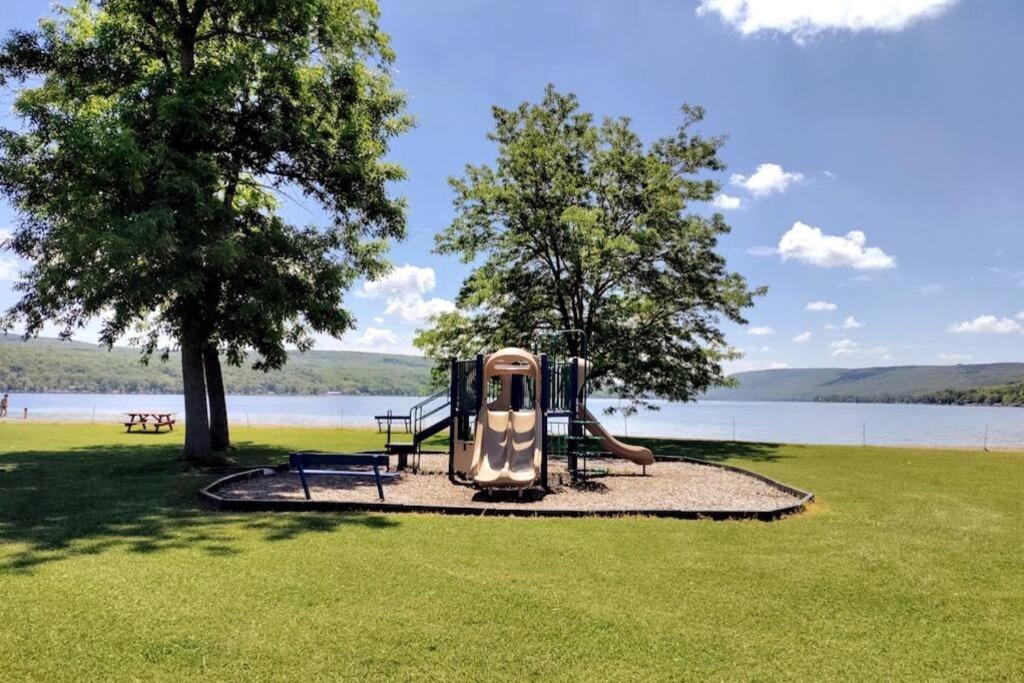 The Modern Forge Ny, Honeoye Lake ภายนอก รูปภาพ