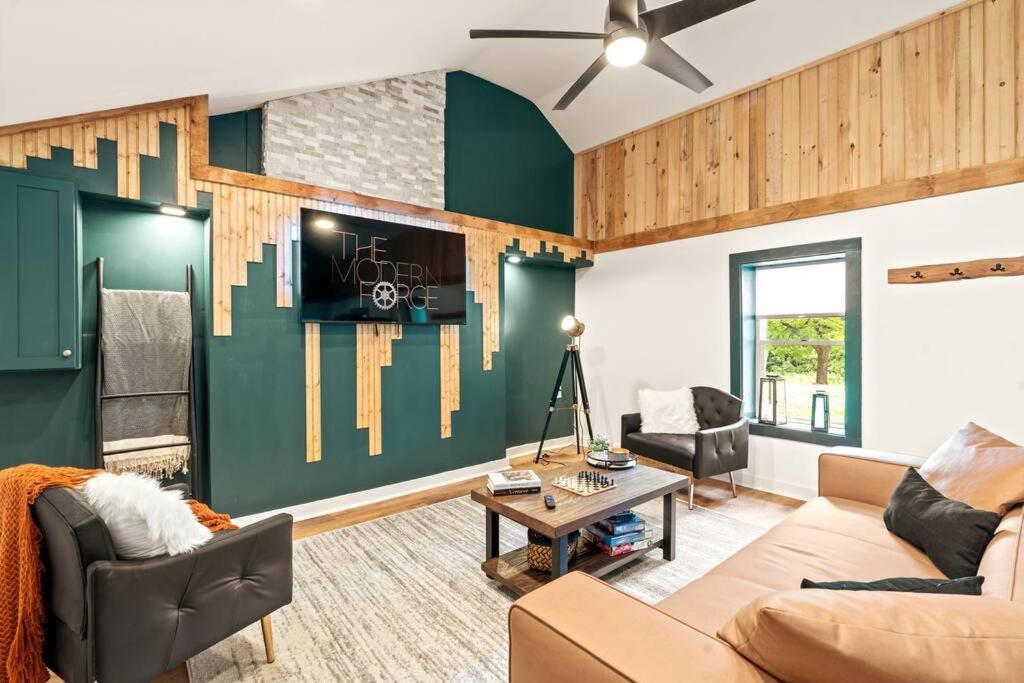 The Modern Forge Ny, Honeoye Lake ภายนอก รูปภาพ